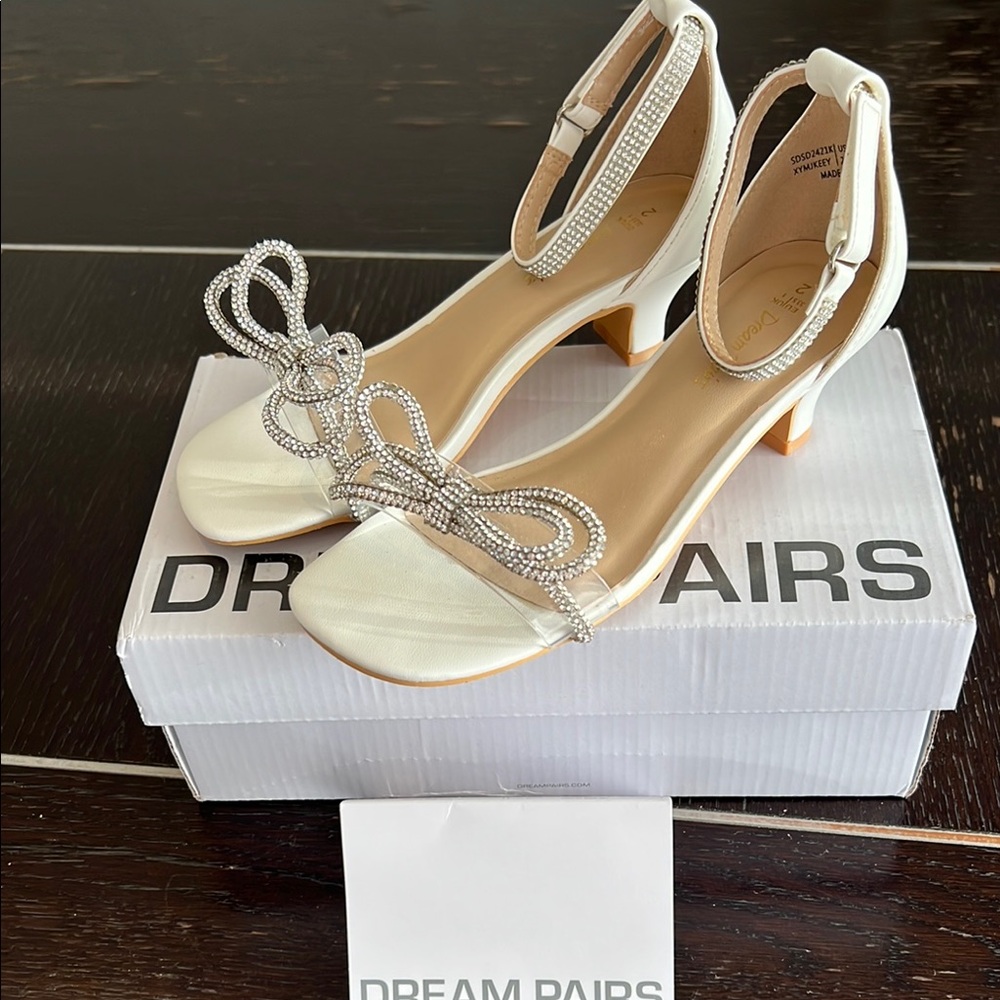 DREAM PAIRS Girls Sandals Ankle Strap Square Toe Low Heel Bow Flower Dress Shoes